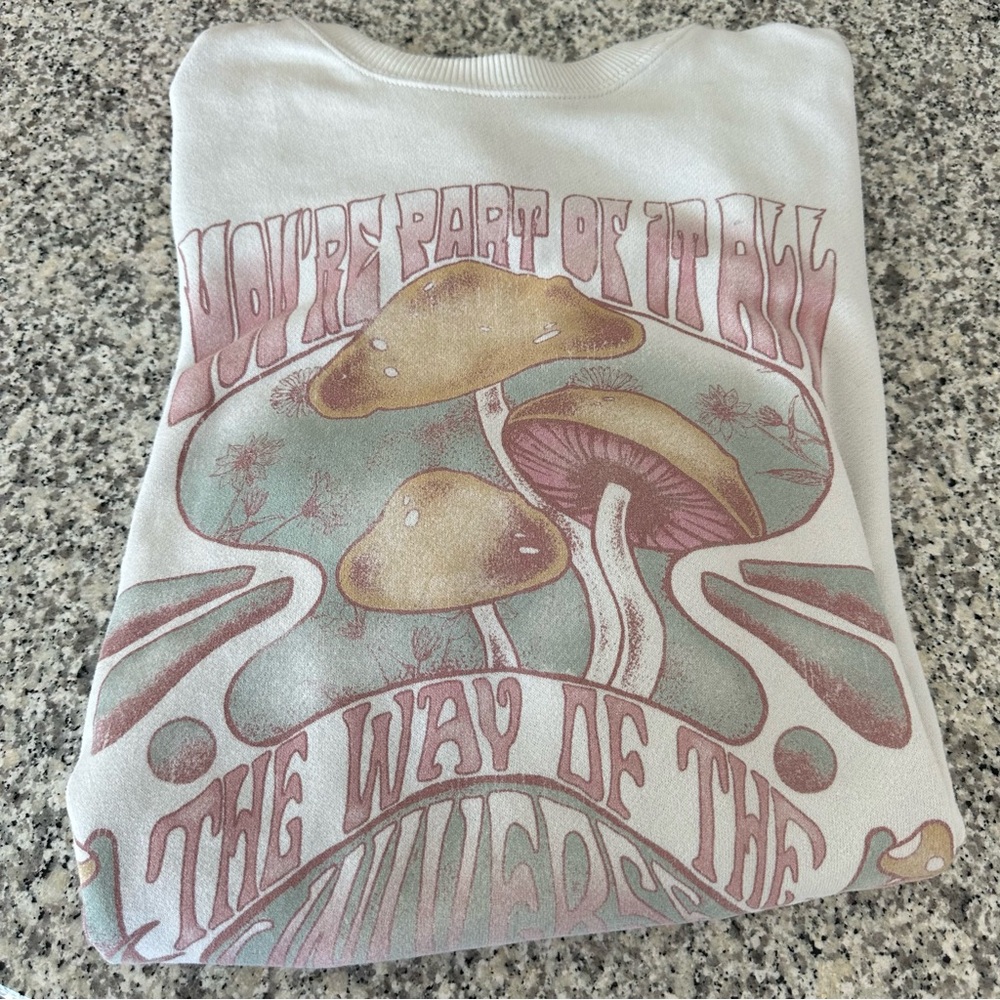 Hollister Mushroom Sweatshirt S